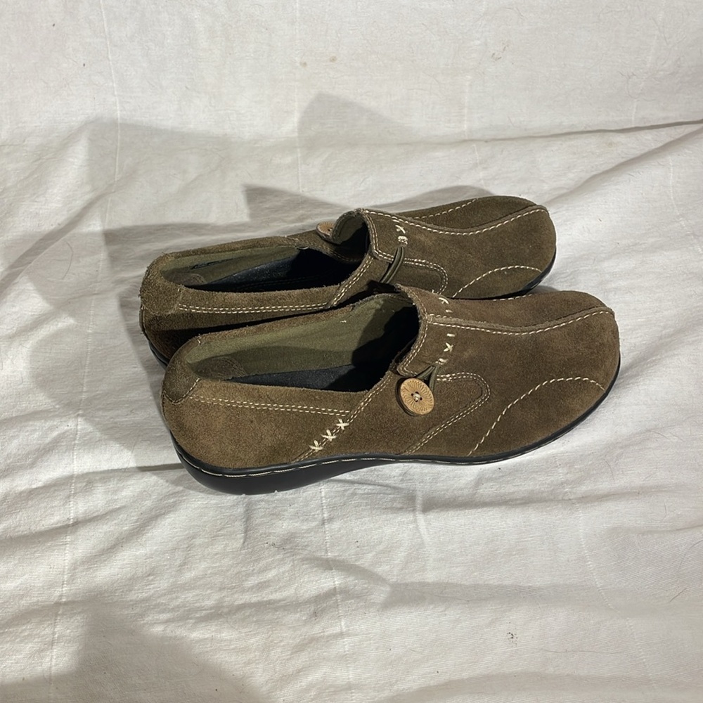 Clarks Bendables Green Leather Slip On Comfort Shoes Flats Size 7.5 M NWOB - Picture 4 of 7